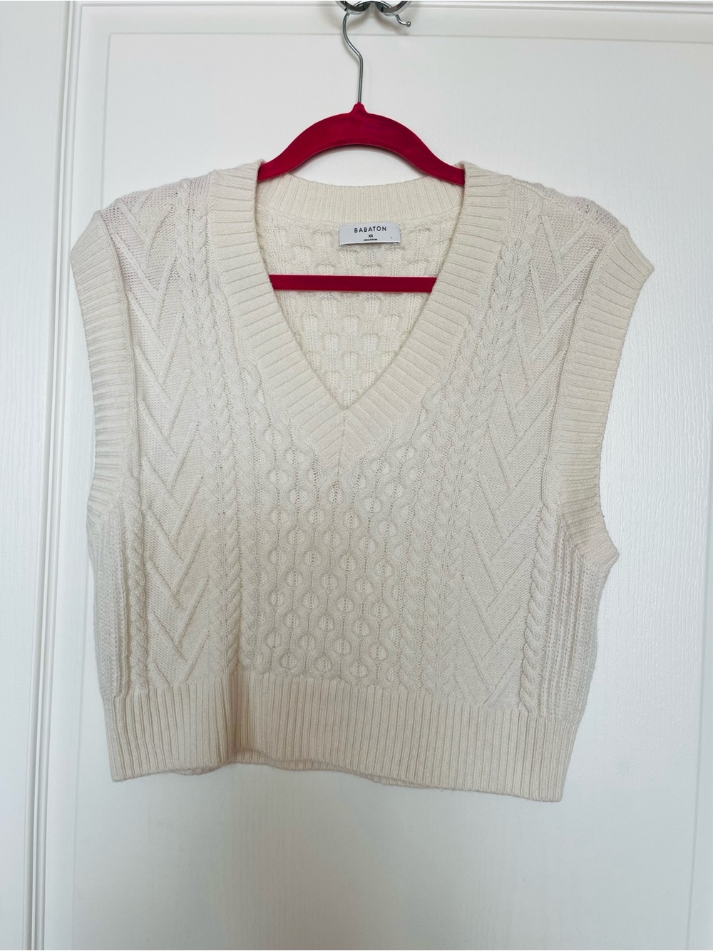 Aritiza Babaton 100% Merino Wool Cable Knit Sweater Vest Quiet Luxury Preppy XS